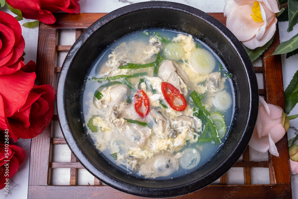 oyster soup, one of the types of Korean food