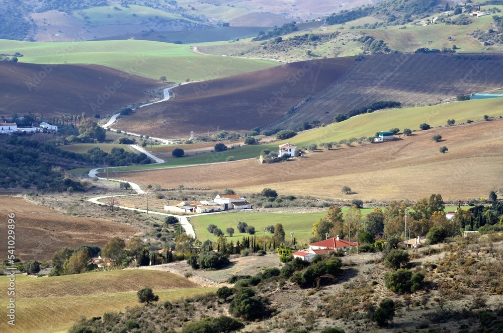 Panorama de la Comarca Sur de Antequera, una zona montañosa entre el Torcal y los Montes de Málaga, Andalucía, España.
