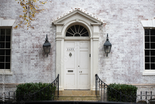 Obraz na płótnie entrance to the house - Georgetown Washington DC w salonie