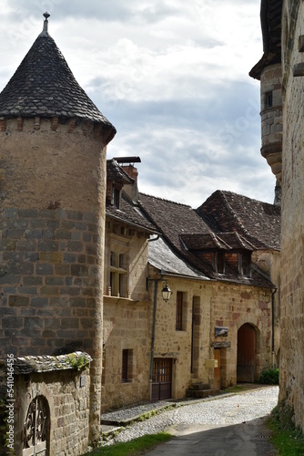 Une des rues de la cité médiévale de Curemonte en Corrèze
