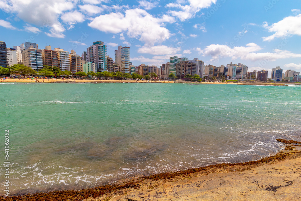 Naklejka premium sol na orla da praias das castanheiras, praia dos namorados, Guarapari região metropolitana de Vitória, Espirito Santo, Brasil