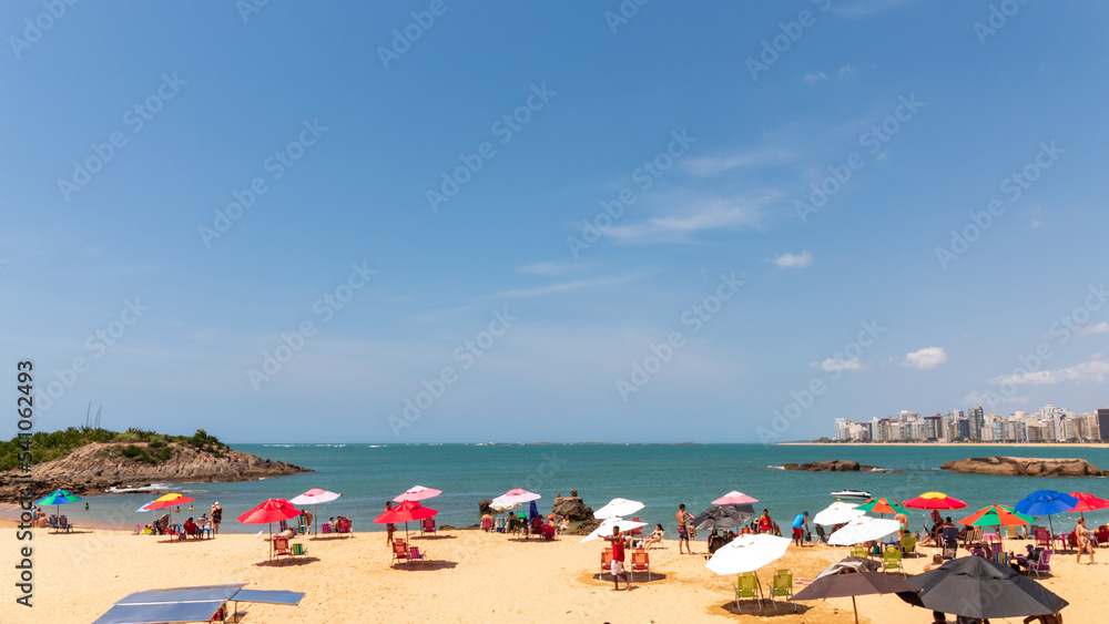 Fototapeta premium turismo na Praia da sereia, praia da costa, Itaparica, Vila Velha, Vitória, Espirito Santo, Brasil