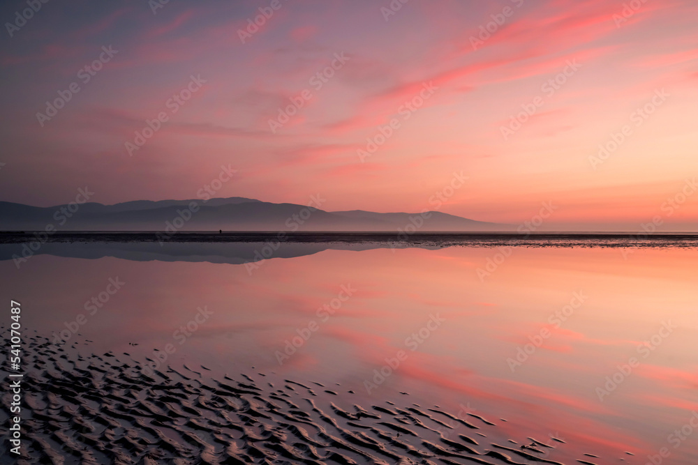 Naklejka premium Beautiful Sunrise over Dundalk Bay, Blackrock, County Louth, Ireland 