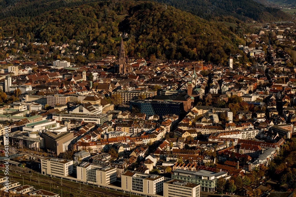 Luftbild Freiburg und Schwarzwald