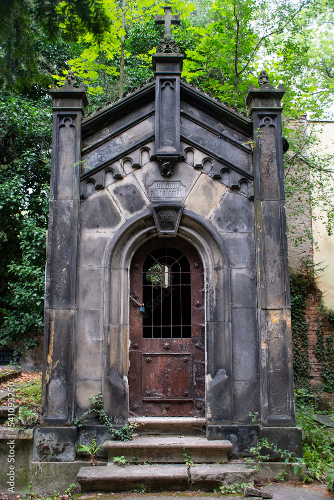 Cripta en cementerio de Olšany, Praga Cripta en cementerio de Olšany, Praga