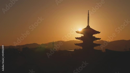 京都東山区　法観寺　八坂の塔と夕日