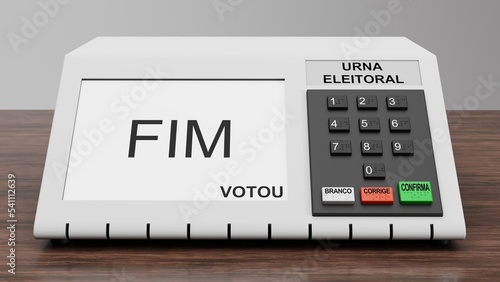 Renderização 3d de urna eletrônica brasileira em cima de mesa de madeira, com texto na tela dizendo em português: "fim votou", e escrito "urna eleitoral", "branco", "corrige" e "confirma".
