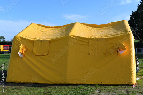 Picture of a tent frequently used in the deployment of rescue teams in the event of a natural disaster or to set up migrant camps close to european borders.