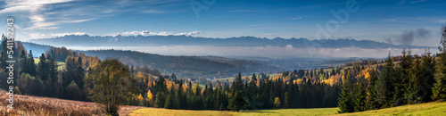 Panorama Tatr z Gorców - poniżej Klikuszowa - Jesień