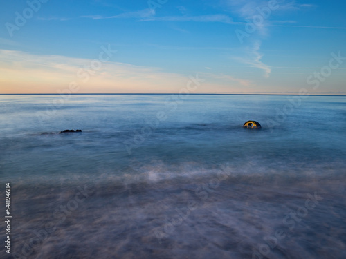 morze baltyckie ,wrak statku w poddabiu © Marek