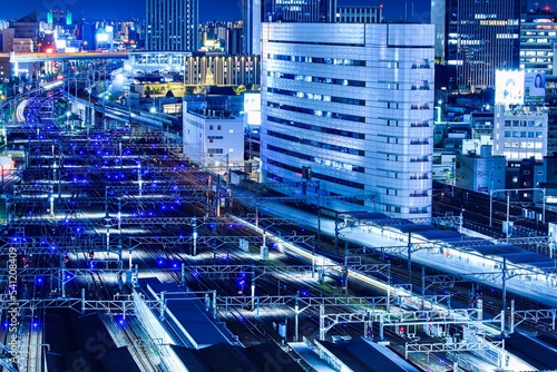 名古屋市　名古屋駅線路上の無数の青い表示灯