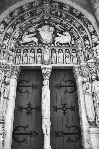 Canvas-taulu Romanesque church portal