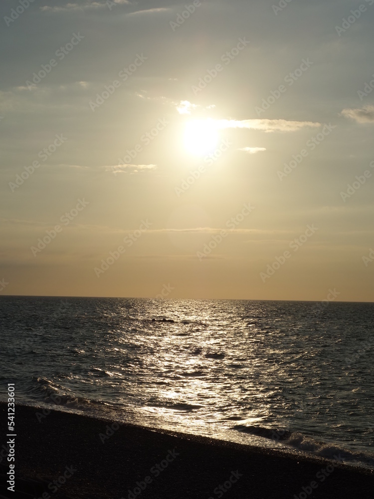 Fototapeta premium 日本海に沈む夕日