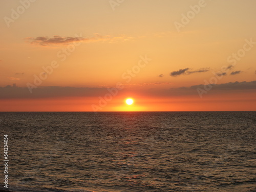 日本海に沈む夕日 © 健太 福岡