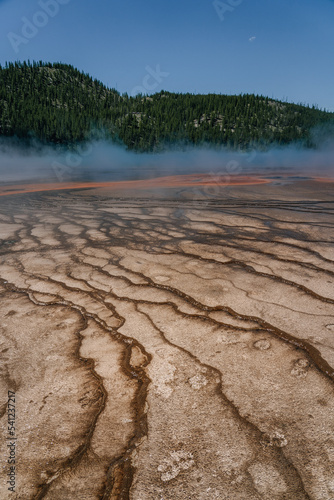 The grand prismatic Pool in Yellowstone National Park