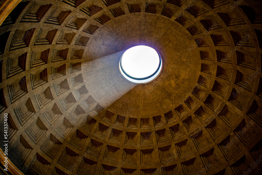 trou dans le toit du Panthéon italien àRome