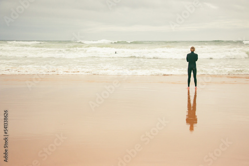 persona sola en la playa photo