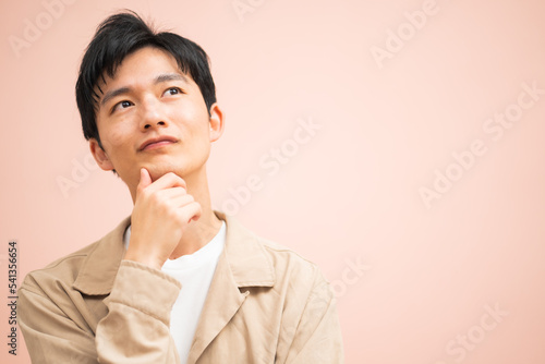 Cuadro en lienzo ピンクバック・ジャケットを着た日本人男性