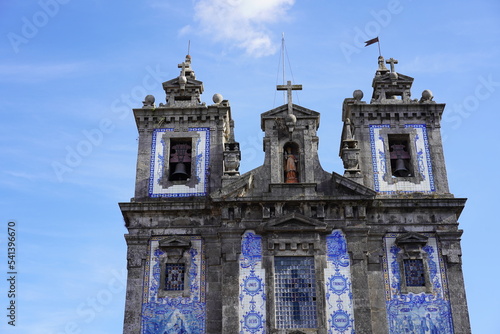 Igreja de Santo Ildefonso, Kirche von Sankt Ildefonso, mit Azulejos verzierte alte Kirche in Porto