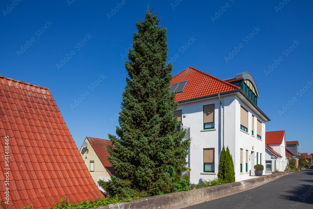 Modernes Wohnhaus, Elsfleth, Wesermarsch, Niedersachsen, Deutschland Modernes Wohnhaus, Elsfleth, Wesermarsch, Niedersachsen, Deutschland