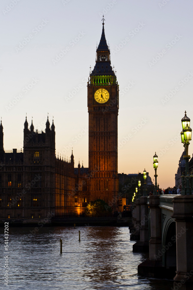 Ben Ben and the Houses of Parliament, London, England Ben Ben and the Houses of Parliament, London, England