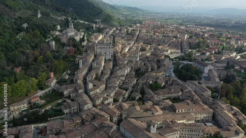 Italien von oben: Gubbio aus der Luft fotografiert
