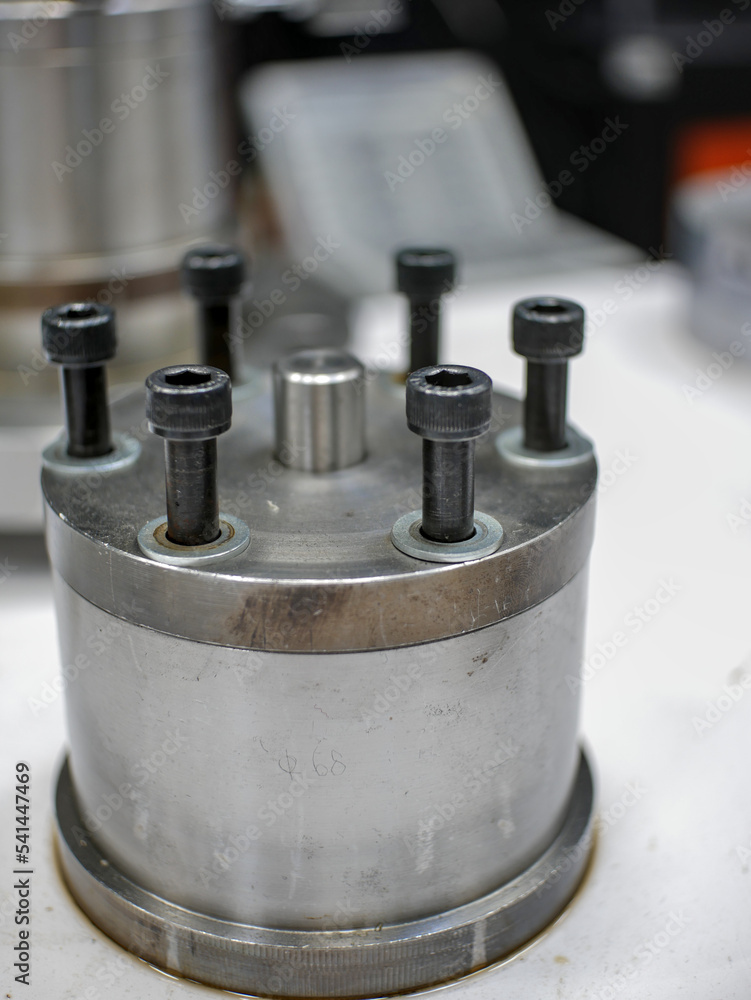 Steel cylinder with socket head Steel cylinder with socket head