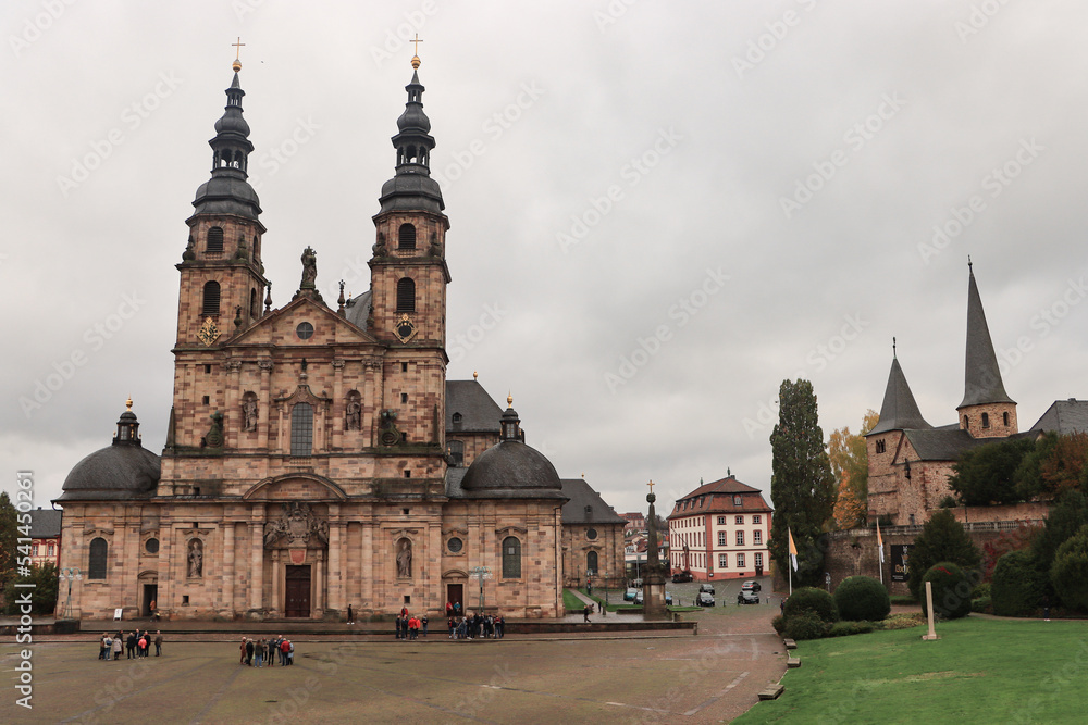 Fulda; Domplatz mit Dom und Michaelskirche