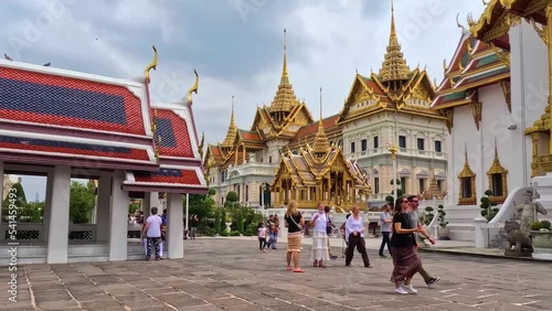 Time lapse view of Grand Palace and Wat Phra Kaew (Temple of the Emerald Buddha) in Bangkok photo