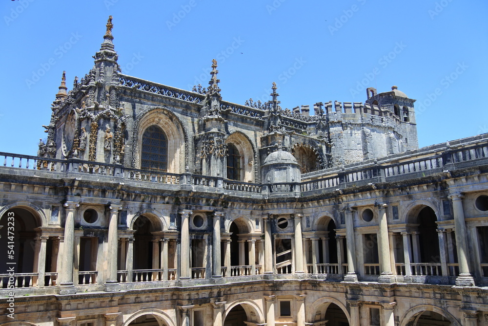 Zinnen, Säulen und Stützen am Convento de Cristo in Tomar	