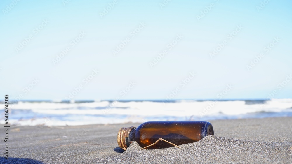 ビンの投棄による海の環境破壊