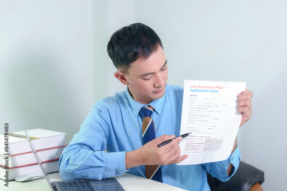 business men holder Pen on the desk business men holder Pen on the desk