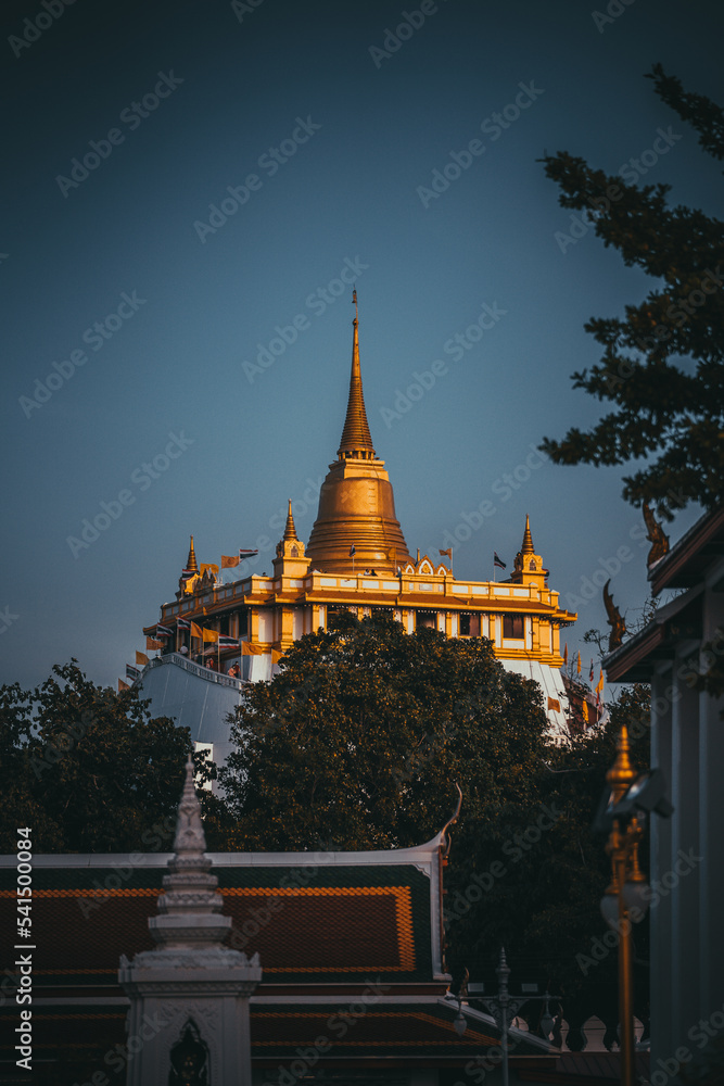 Fototapeta premium Golden Mountain Temple Famous temple in Bangkok