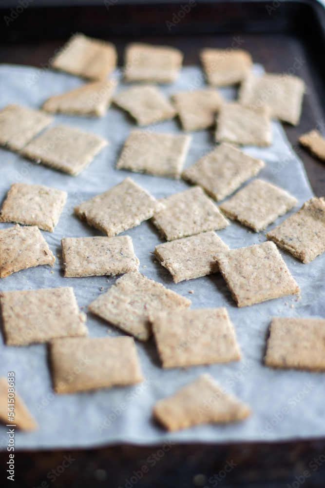 Keto Crackers & Cheese Keto Crackers & Cheese