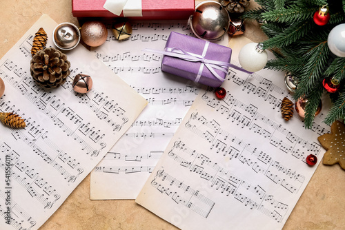 Note sheets with Christmas ...