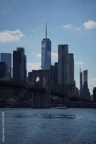 New York city skyline © Juan Pineros