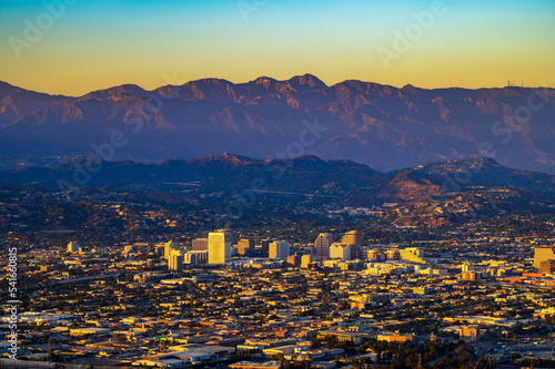 Obraz na płótnie Sunset above downtown Glendale and San Gabriel Mountains in California