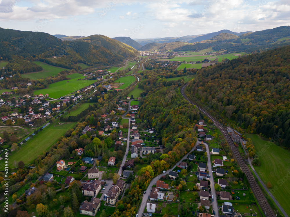 Payerbach im Herbst von oben