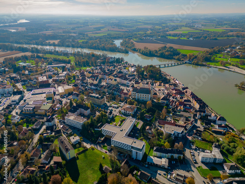 Schärding im Herbst von oben