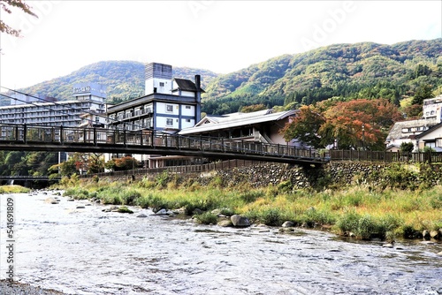 栃木県塩原温泉の紅の吊橋