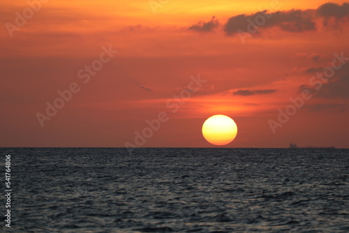 Fototapeta Naklejka Na Ścianę i Meble -  Sonnenuntergang über Ozean