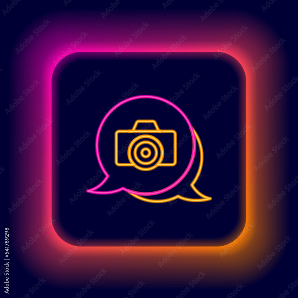 Obraz premium Glowing neon line Photo camera icon isolated on black background. Foto camera. Digital photography. Colorful outline concept. Vector
