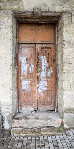 Old wooden brown door © engineervoskin