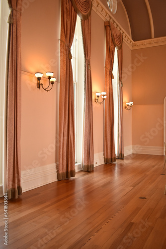 Cuadro en lienzo Dramatic drapes in a 19th century castle