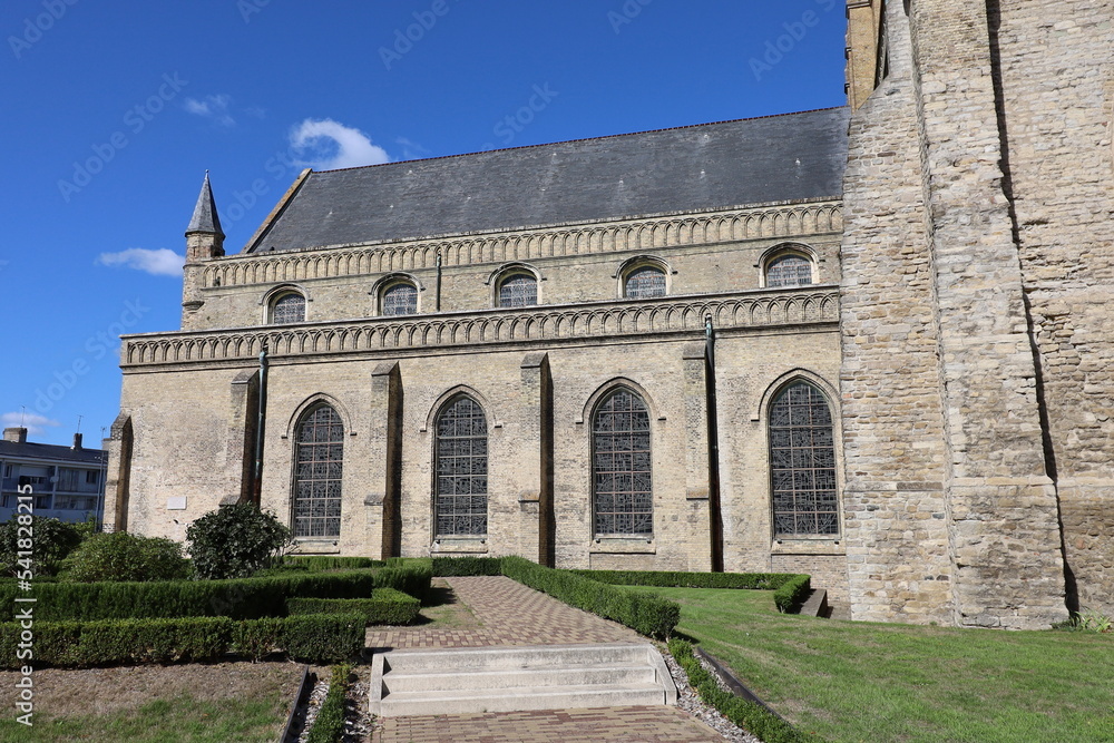 Eglise Notre Dame de Calais, église gothique, vue de l'extérieur, ville de Calais, département du Pas de Calais, France