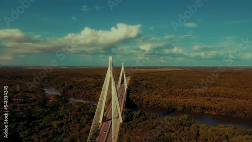 Hermoso Puente en Otoño desde las alturas photo