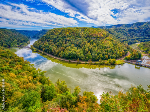 Fotografía New River in the New River Gorge National Park and Preserve from Hawks Nest Stat