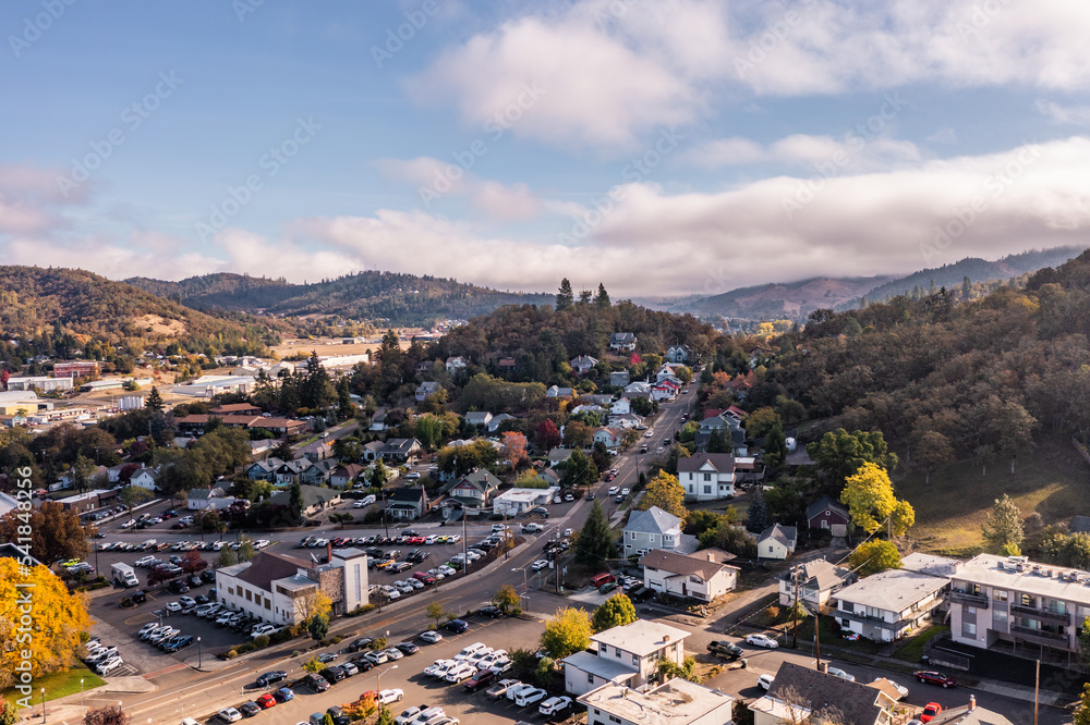 Roseburg, a town in Southern Oregon, USA. Stock-Foto | Adobe Stock