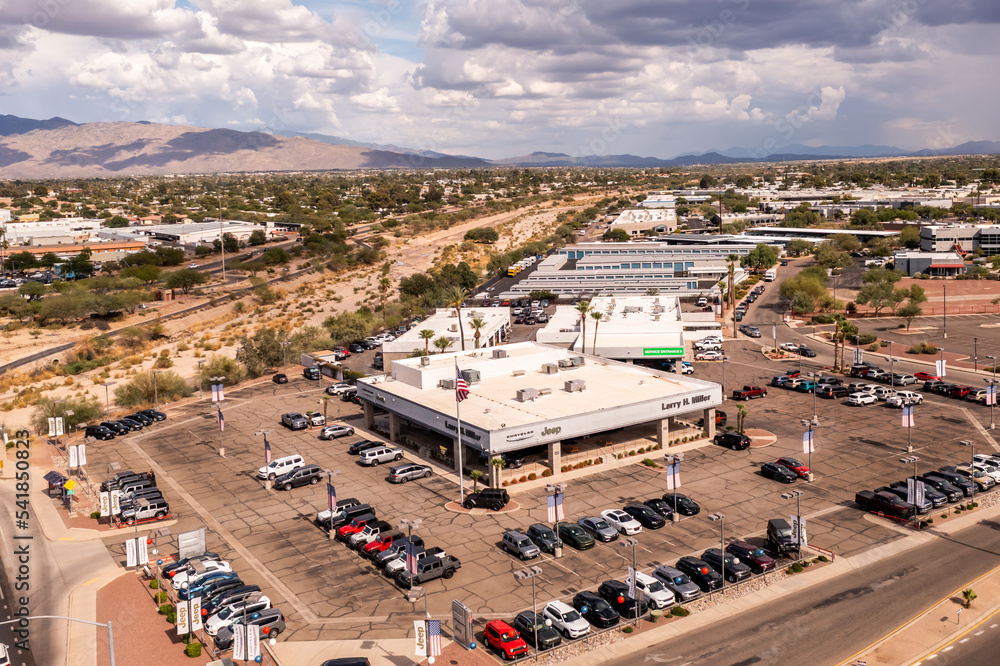 Larry H. Miller Chrysler Jeep car dealership in Tucson Stock Photo