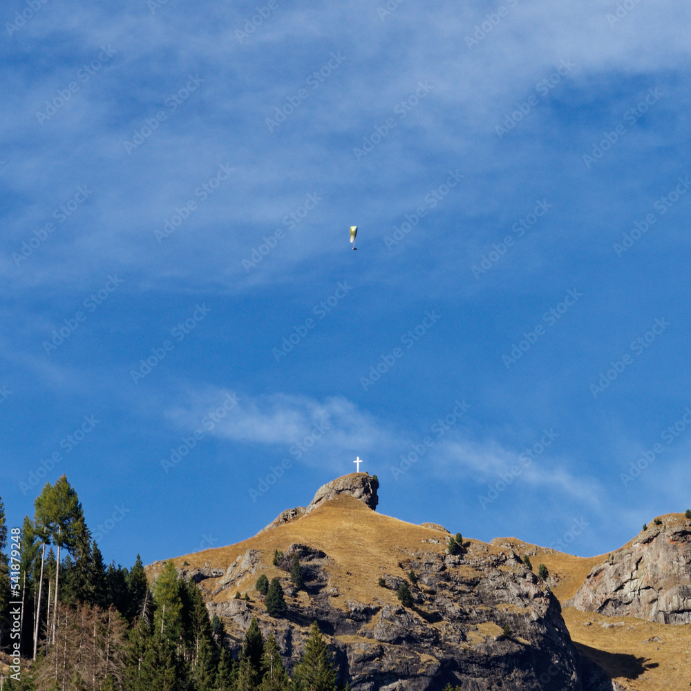 Paraglider in den Dolomiten Paraglider in den Dolomiten